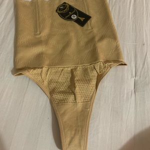 NEW skims/spanks (thong)